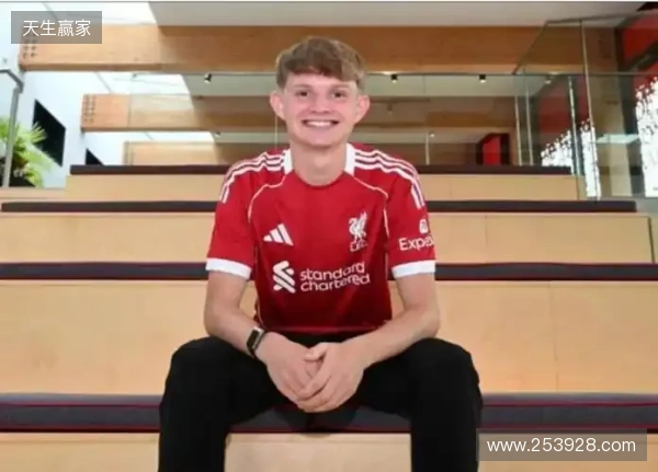 记者：利物浦球探已经多次考察雷恩后卫雅凯，管理层很欣赏他
