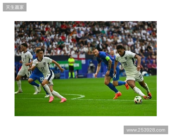 希勒评英超第23轮最佳阵：马奎尔、格伊、埃斯特旺、姆伯莫在列