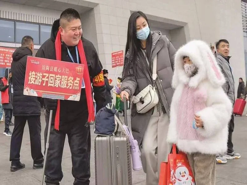 游子归乡，明天视频拜年：很高兴回到家乡，让我们一起为武汉而战